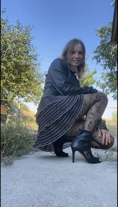 Anita-Smith Catch the vibe🌞   🍀 Pic 4