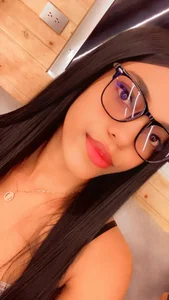 _Brunette_hotXXX 🍫  2. fénykép