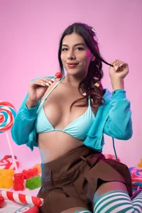dani_parker_ kullanıcısının Vanellope von Schweetz 🍡🍭 albümü -  3 fotoğraf