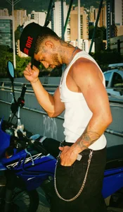 Alanrodgersのhot and elegant photos 😏🔥の枚の写真