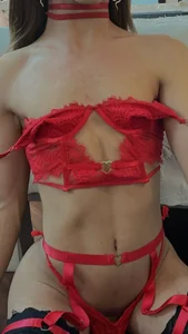 Bella_rossinii_ red sexy Foto 4