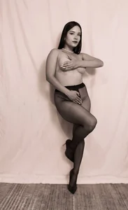 selena_rogue: Public ( 2 фото)