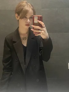 Street_young Public টি ছবি