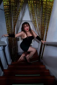 Meriland_HH SEXY MILF Pic 4