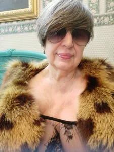 Sharon_Amore I'm an ordinary woman  2টি ছবি