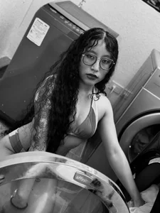 BriaConner_ Day in laundry 💦 Immagine  3