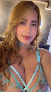 nathalynbarnes: 🩵light blue💦 ( 2 фото)