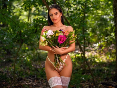 Flowers and skin 🤎 de AlmaLuv Foto