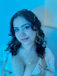 Dalila_Sky Let's play with snowflakes ❄❄ Bilde