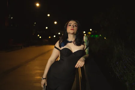 👄 de KatherineBond  2 Imagens