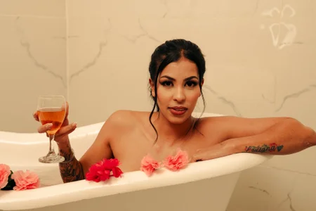 ValerieSoto sexybathroom 😈❤️ Pic 6