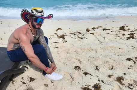 Johnnygrayson1 kullanıcısının Beach 🌴 albümü -  2 fotoğraf