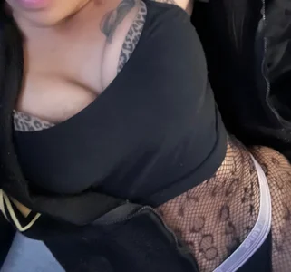 Desirae_Luciano Public Gambar 6