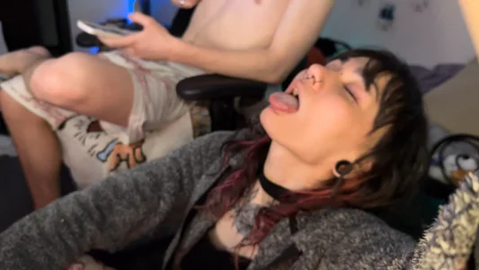 whysofuckinghorny Public Immagine  3