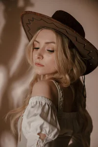 Leecey Public  3টি ছবি