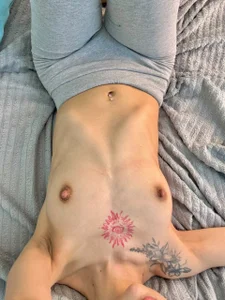 Sunshine_gh1 no bra Foto 3