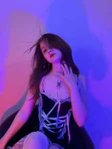 MichelleRoux Bend your knees รูป  8