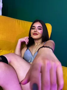 LolaButtie Yellow chair good vibes 😜  3. fénykép