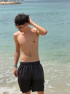 AronTawers 🔥Heat, sun and wet skin🔥 Pic 5
