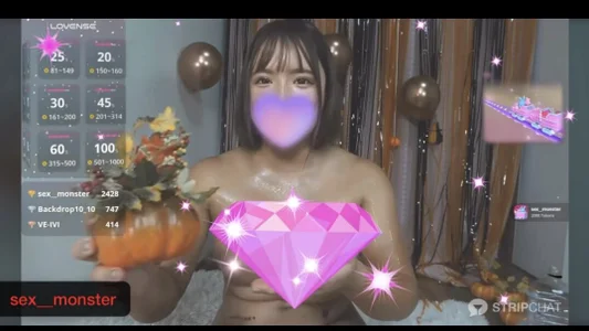 sara__xx__love 🎃10/26(月)ハロウィン配信🎃💕ご来場ありがとうございました🥰コントロール、リク、エフェクト、チケットチャットすごく嬉しいです❤️Thanks for coming to see us. Foto 7