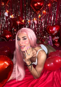 NahomiWhitel Wanna be my Valentine? 💘💖 Foto 6