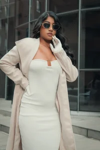 JessicaWilliams1 A classy women in the street. Pic 2