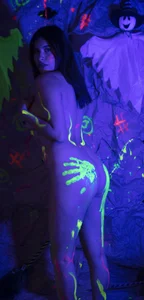 Sharloth_F_W PAINT HOT Pic