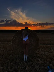 farm fantasy-Tease Edition 🔥🔥 de zoey_marie  6 photos