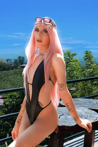EmilyZaennz Public Pic 3
