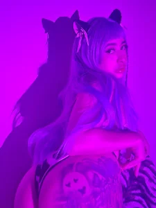 sweetcoralinee purple♥ Pic 3