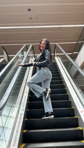 Going out to the mall od Shasa_8  snímek