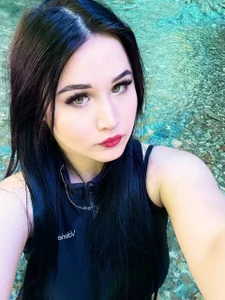 Nika de myprettylola  2 Imagens