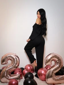 keyla__ross "It's my birthday... and I'm more ready than ever to be your forbidden wish. 😈🎂" Immagine 