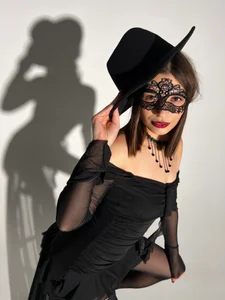 KatyOops I'm ready for Halloween. How do you like my sexy witch look?🔥😈🎃 Foto 2