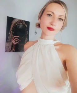 SerenaGrantt: Public ( 7 фото)