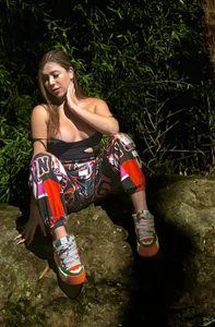 Skarlet219 Enjoy the view 💚🧡 Kuva 3