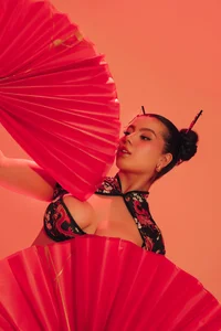 CandaseRussell Ritual in red: where elegance becomes temptation Gambar 4