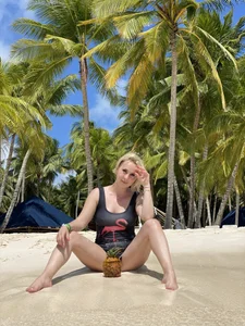 HornyNaliaのParadiseの 4枚の写真