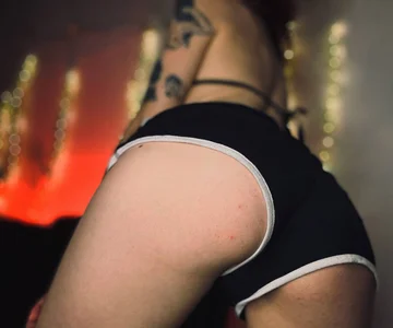 Alex_Fck BLACK IS THE NEW ORANGE Pic 2