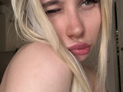 Selfies de SharonNightt  2 Imagens