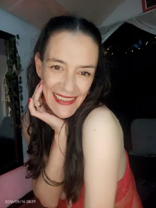 Wearing red today, hot like fire 🔥❤️ de LeanaMaturee Foto 5