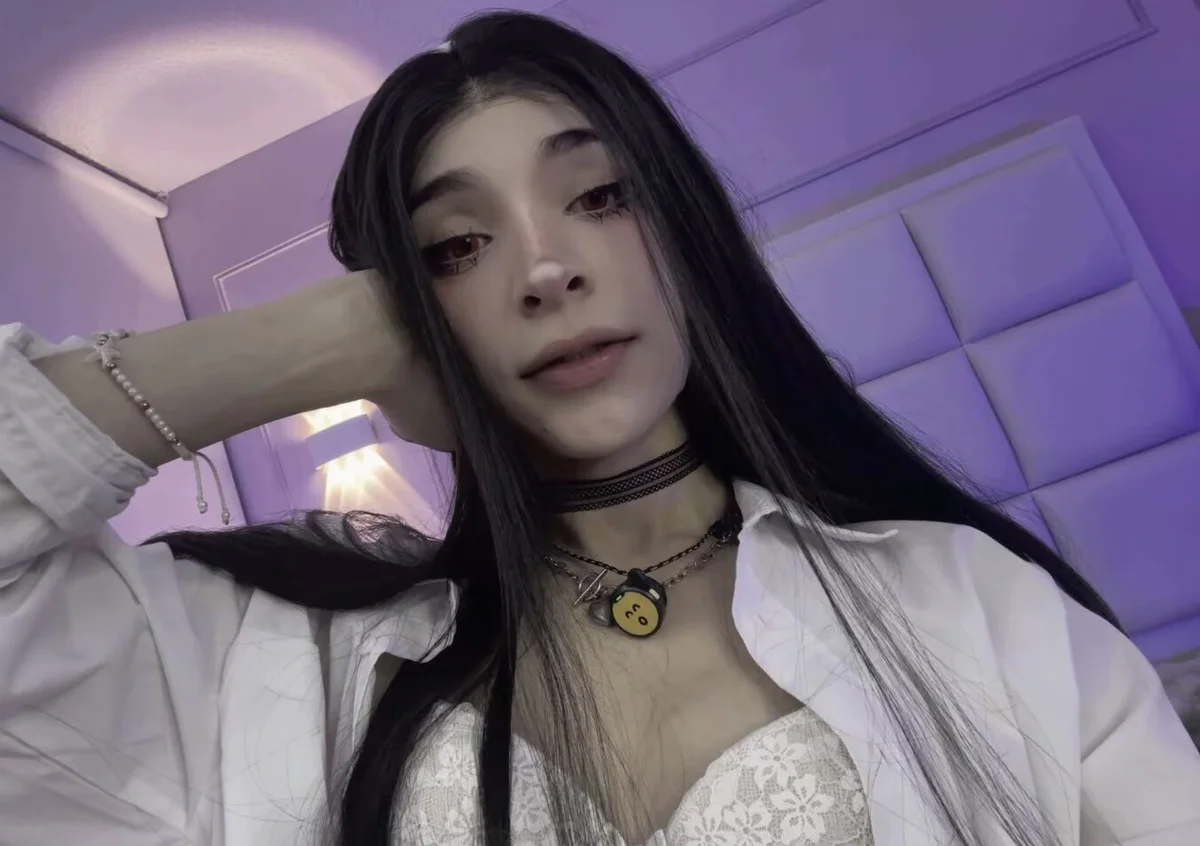 AliiceWonderland_ immagine di tendenza 7993