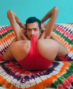 Ethan_Indian Public Gambar