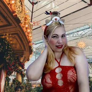 HannahEmmax2 merry christmas 2025 Pic 9