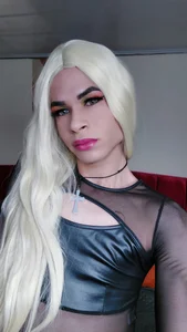 DianaCisneros Blonde Girl. Foto 4