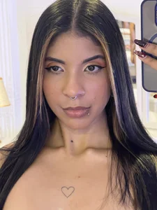 VioletaHills_ Face close up slika 8