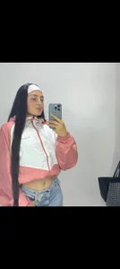 ArianaDominguez_Pink Public Gambar