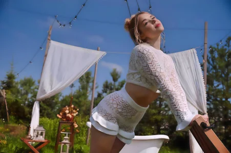 Lilith_Bonheur Public Pic