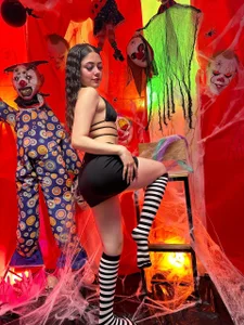 Lia_collins7のHallowen sexy For you 🕸🕷😈🔥の 2枚の写真