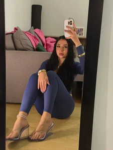 SamillyFontana Public Pic 8